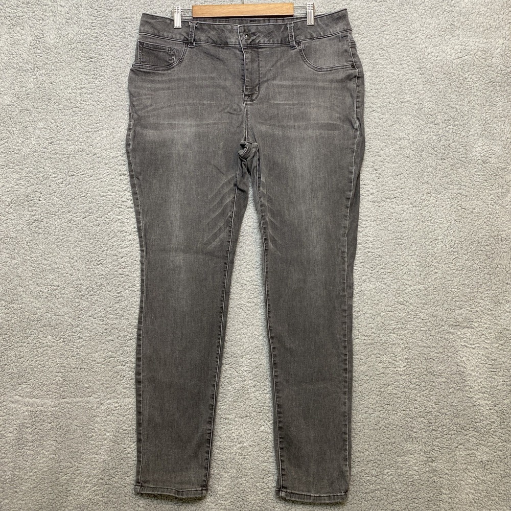 Maurice's Jeans Women 18 Reg Black Denim Light Wash Whiskered Pockets